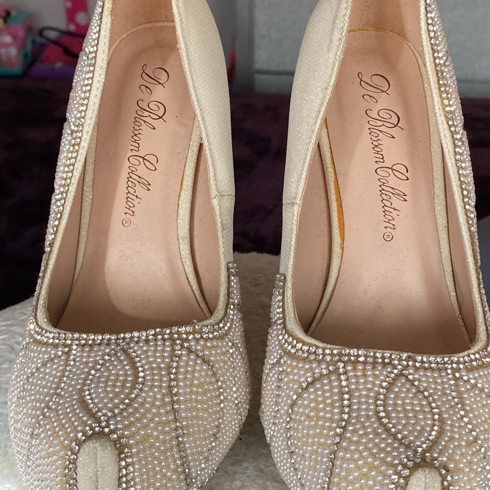 Cream pearl stilleto pumps
